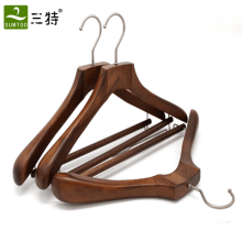 Alibaba cintre avec fonction manteau cintre en bois cintre de haute qualité